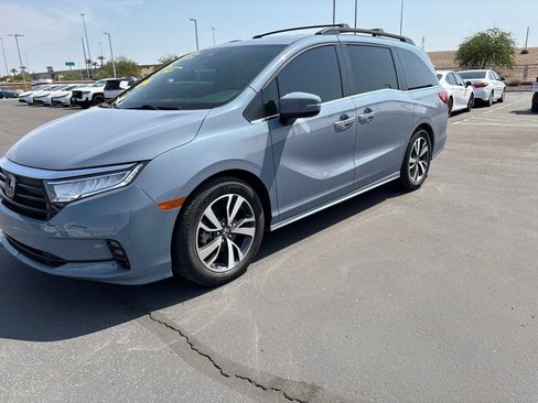 Used 2023 Honda Odyssey Touring image 2