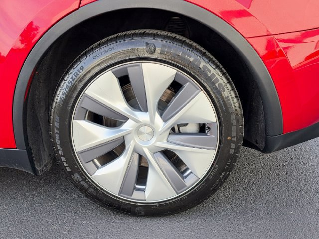 Used 2024 Tesla Model Y Long Range AWD/4WD image 11