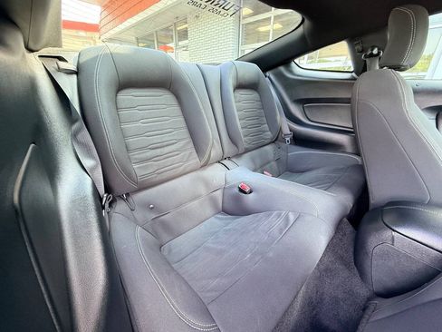 Used 2015 Ford Mustang Coupe RWD image 29