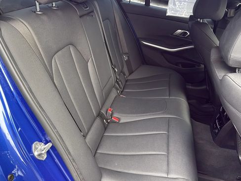 Used 2020 BMW 330i Sedan w/ M Sport Package RWD image 23