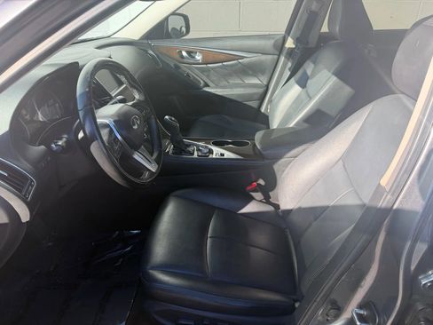 Used 2018 INFINITI Q50 Luxe w/ Essential Package (3.0T Luxe) image 9