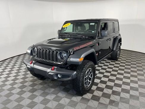 Used 2026 Jeep Wrangler Unlimited Rubicon AWD/4WD image 3