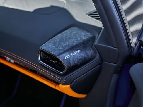 Used 2020 Lamborghini Huracan EVO image 37