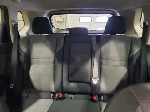 Used 2022 Nissan Rogue SV image 14