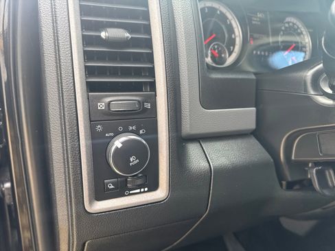 Used 2017 RAM 1500 Express w/ Black Ram 1500 Express Group AWD/4WD image 23