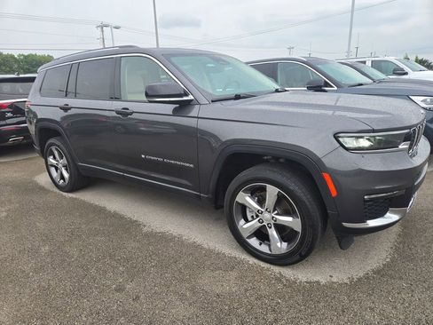 Used 2022 Jeep Grand Cherokee L Limited RWD image 2