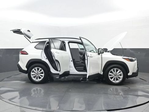 Used 2026 Toyota Corolla Cross LE w/ Moonroof Package FWD image 31