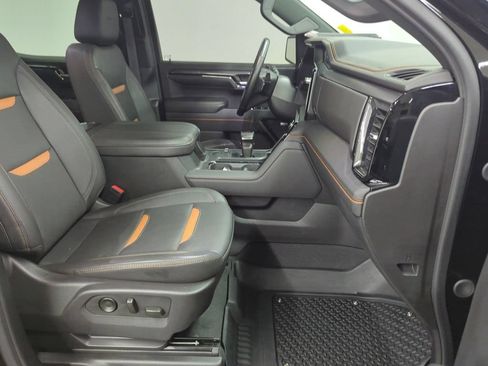 Used 2024 GMC Sierra 1500 AT4 w/ AT4 Preferred Package AWD/4WD image 35