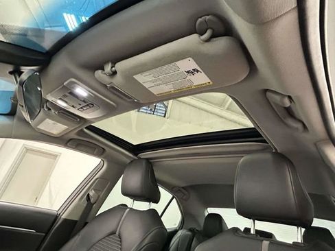 Used 2018 Toyota Camry SE w/ Moonroof Package image 13