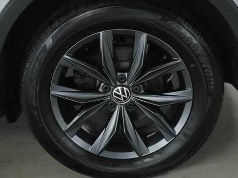 Certified 2022 Volkswagen Tiguan SE AWD/4WD image 42
