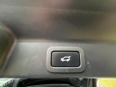 Used 2021 Jaguar F-PACE S image 35