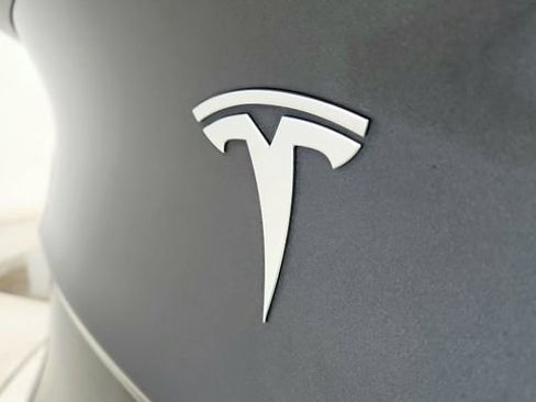 Used 2025 Tesla Model Y Performance image 16