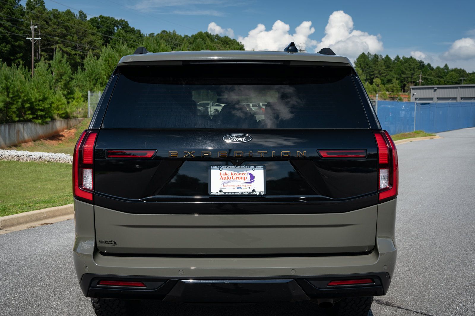 Used 2025 Ford Expedition Tremor AWD/4WD image 16