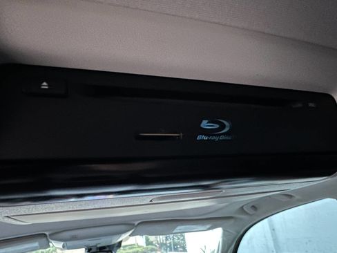 Used 2019 Toyota Sequoia Platinum image 20