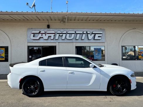 Used 2022 Dodge Charger SXT image 3