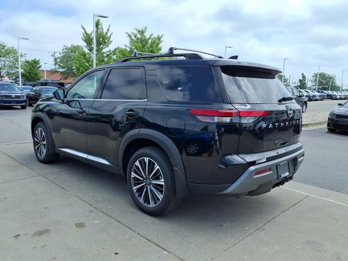 New 2026 Nissan Pathfinder Platinum w/ Cargo Package AWD/4WD image 6