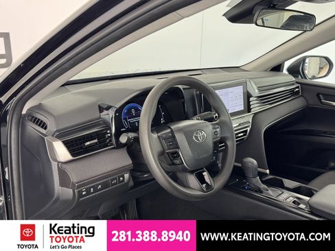 Used 2025 Toyota Camry LE FWD image 13