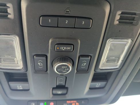 Used 2024 Chevrolet Tahoe High Country AWD/4WD image 22