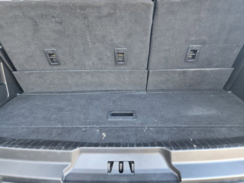 Used 2019 Ford Expedition XLT w/ Equipment Group 202A RWD image 36