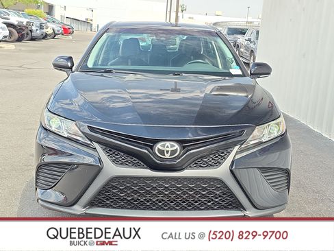 Used 2020 Toyota Camry SE w/ Convenience Package FWD image 2