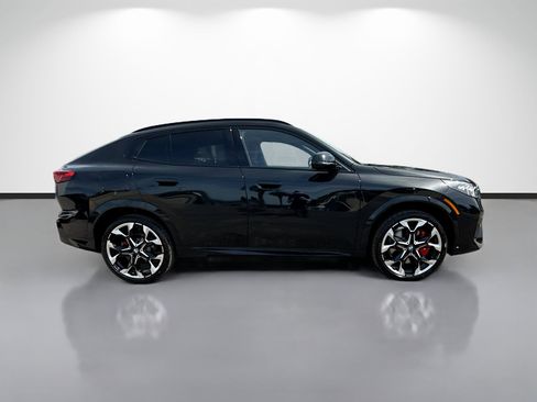 New 2026 BMW X2 xDrive28i w/ Technology Package AWD/4WD image 2