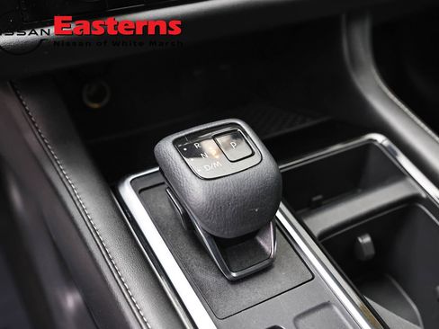 Used 2022 Nissan Pathfinder SV AWD/4WD image 13