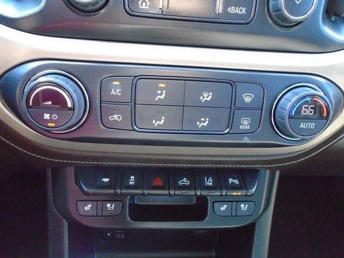 Used 2022 GMC Canyon Denali AWD/4WD image 15