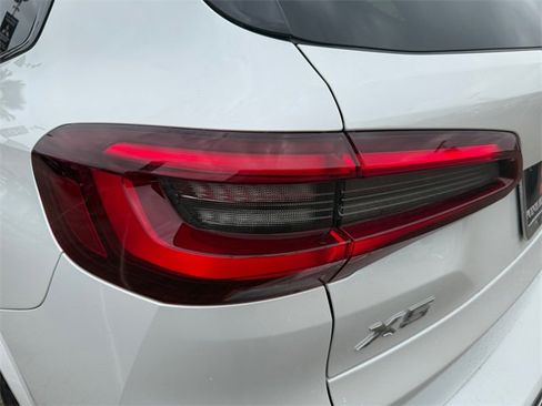 Used 2022 BMW X5 sDrive40i w/ M Sport Package image 35