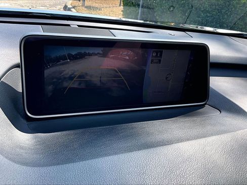 Used 2018 Lexus RX 450h AWD image 25