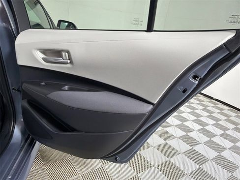 Used 2021 Toyota Corolla LE image 16