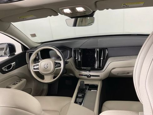 Used 2023 Volvo XC60 B5 Plus w/ Climate Package AWD/4WD image 16