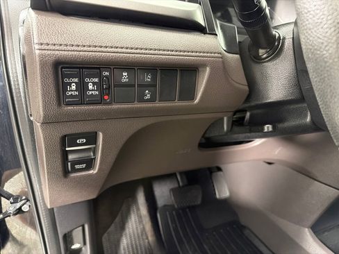 Used 2019 Honda Odyssey EX image 14