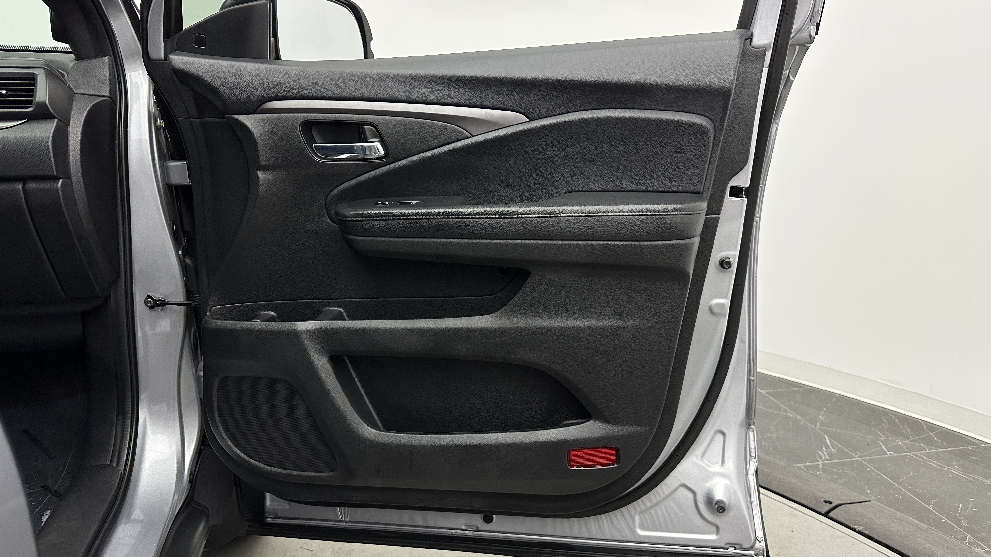 Used 2022 Honda Pilot Sport image 36