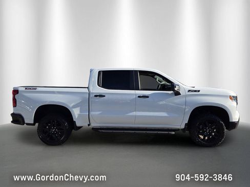 Used 2026 Chevrolet Silverado 1500 LT Trail Boss w/ LT Trail Boss Premium Package AWD/4WD image 7