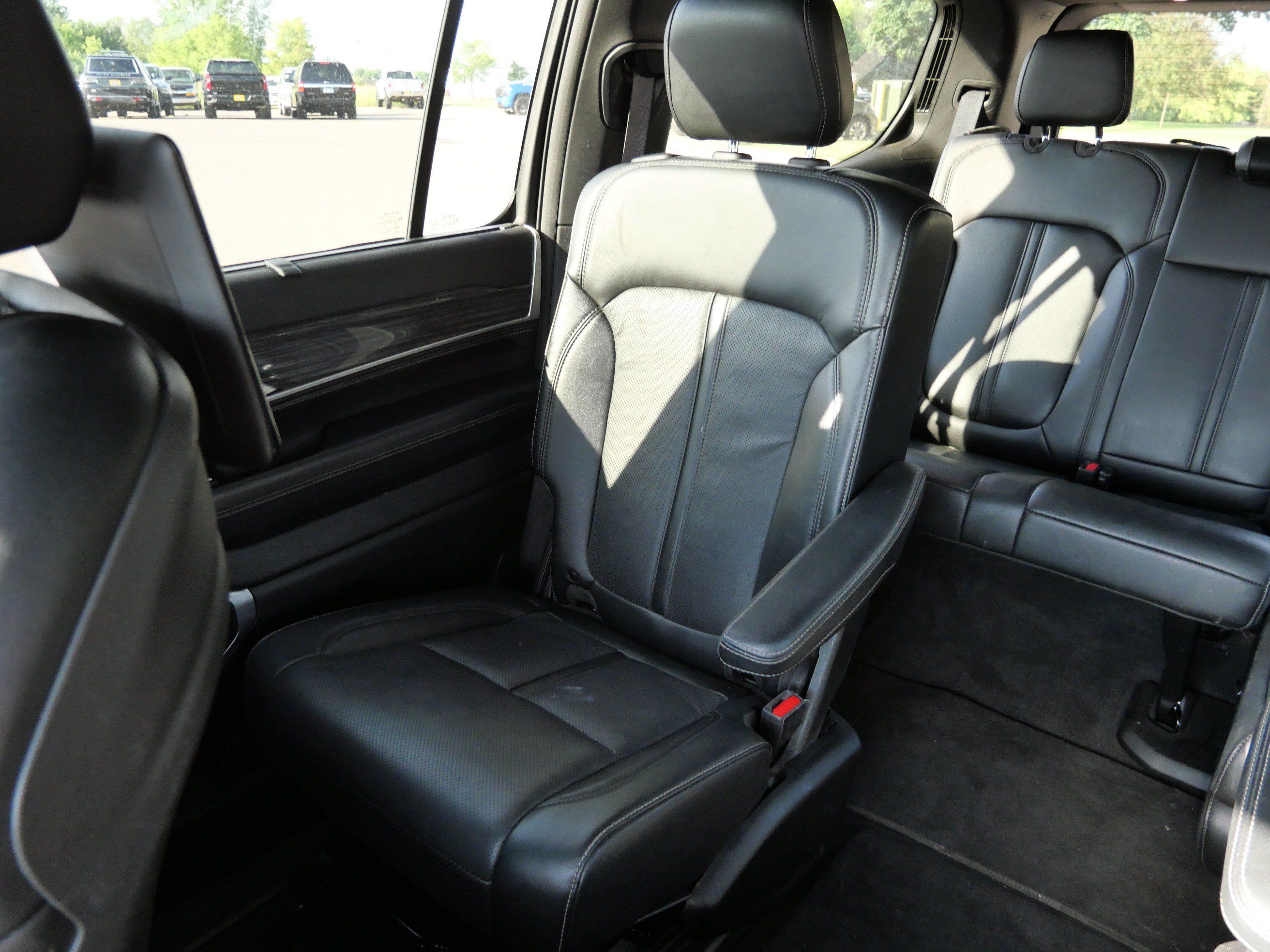 Certified 2022 Jeep Wagoneer Series III w/ Convenience Group I AWD/4WD image 12