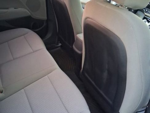 Used 2019 Hyundai Elantra SE w/ Cargo Package image 5