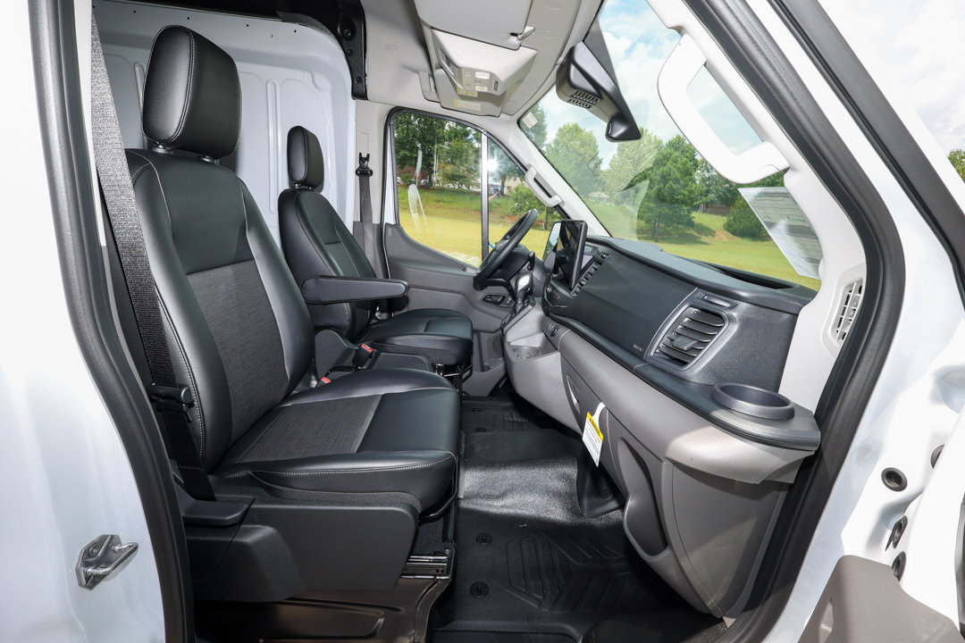 New 2026 Ford Transit 250 148 Medium Roof RWD image 13