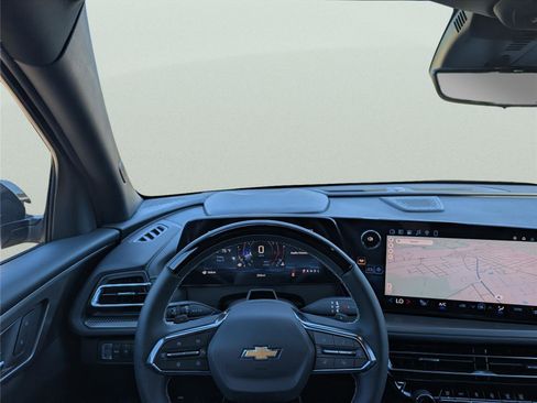 New 2026 Chevrolet Traverse LT w/ Enhanced Driving Package FWD image 16