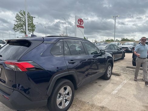 Used 2025 Toyota RAV4 XLE w/ Convenience Package image 3