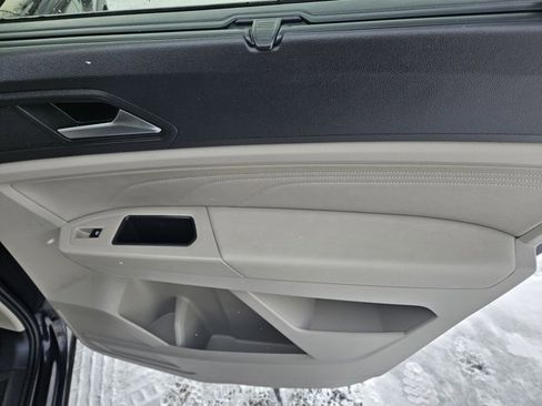 Used 2022 Volkswagen Atlas SE image 13