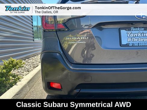 Used 2024 Subaru Outback Premium AWD/4WD image 29