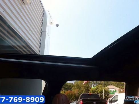 Used 2025 Subaru Forester Touring w/ Popular Package - Touring AWD/4WD image 32