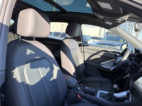 Used 2025 Audi Q3 2.0T Premium image 19