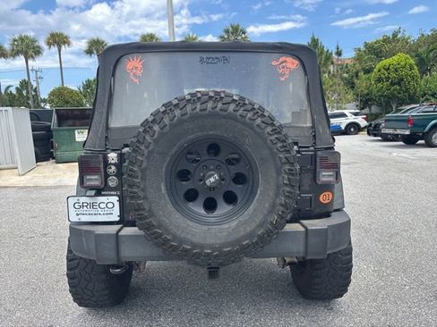 Used 2017 Jeep Wrangler Sport w/ Quick Order Package 24S AWD/4WD image 3