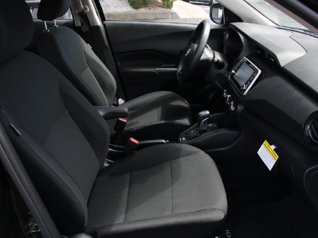 Used 2025 Nissan Kicks Play S FWD image 31