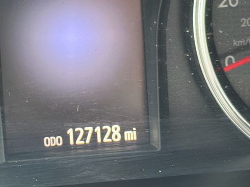 Used 2015 Toyota Camry SE w/ Moonroof Package FWD image 36