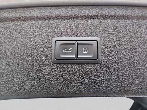 Certified 2025 Audi Q5 Prestige w/ Prestige Package AWD/4WD image 37