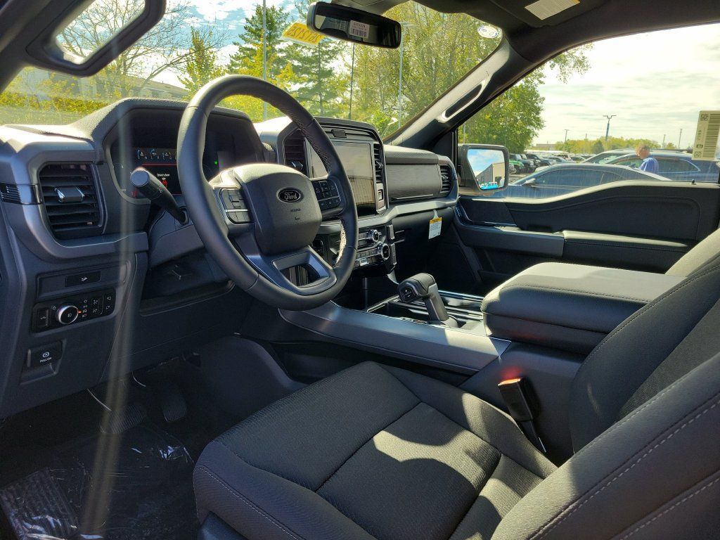 New 2026 Ford F150 XLT w/ Equipment Group 302A MID AWD/4WD image 21