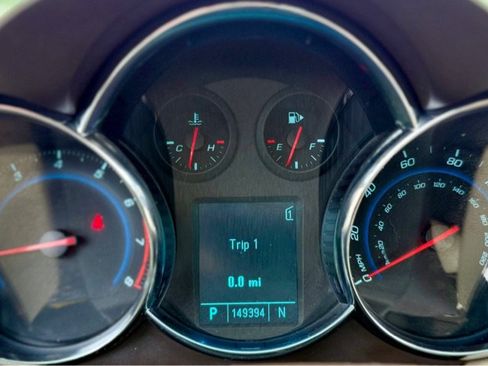 Used 2011 Chevrolet Cruze LTZ FWD image 10
