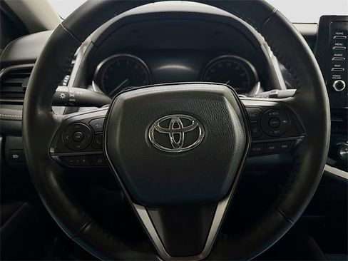 Used 2023 Toyota Camry SE image 18